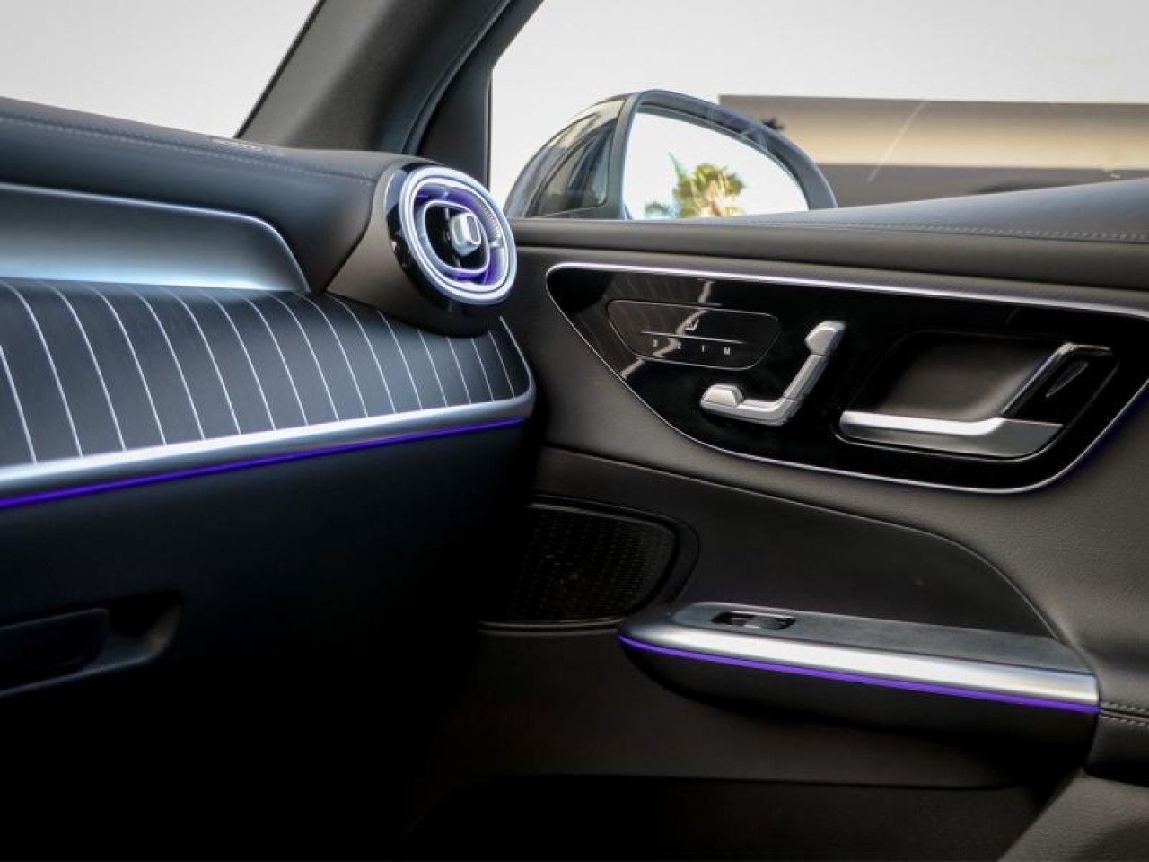 Photo du v&eacute;hicule 16 / 18