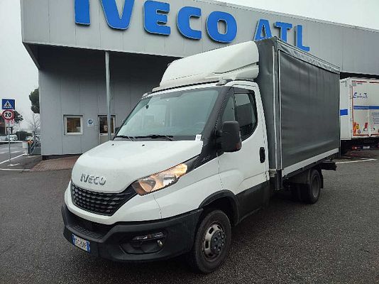 Vehicle image 1 / 10