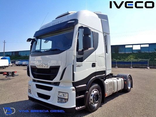 Vehicle image 2 / 14