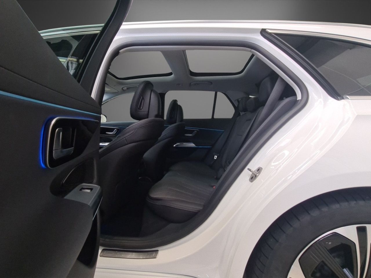 Mercedes-Benz E-Klasse – Bild 8