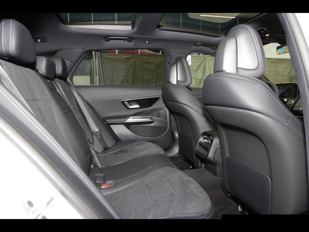 Mercedes-Benz E-Klasse – Bild 9