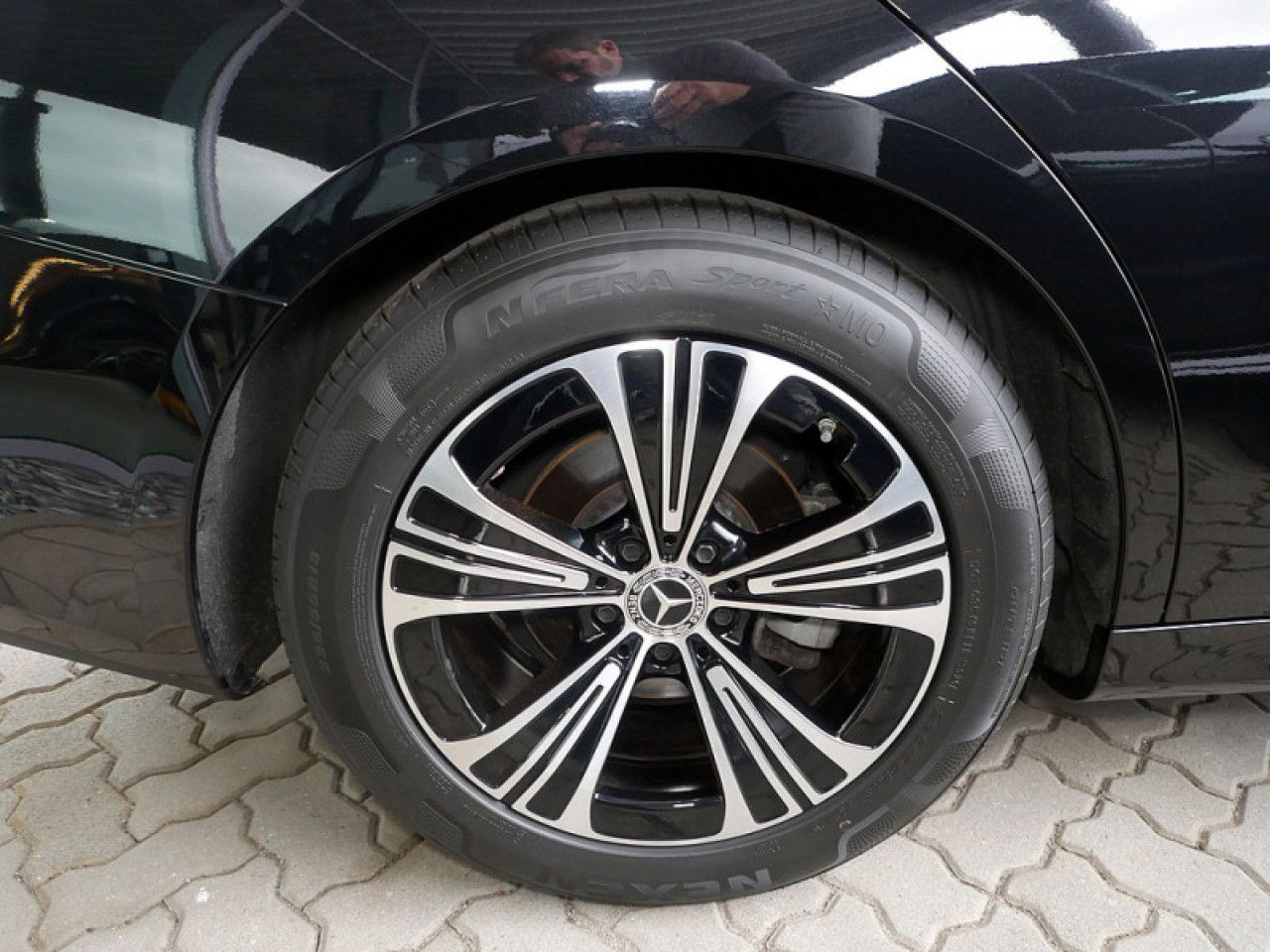 Mercedes-Benz E-Klasse – Bild 8