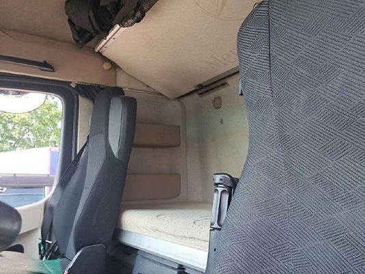 Vehicle image 12 / 20