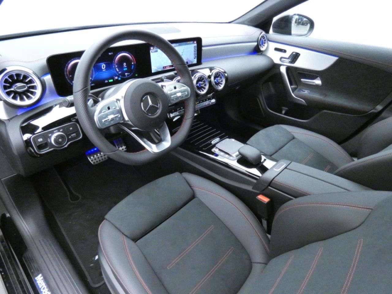 Photo du v&eacute;hicule 8 / 18