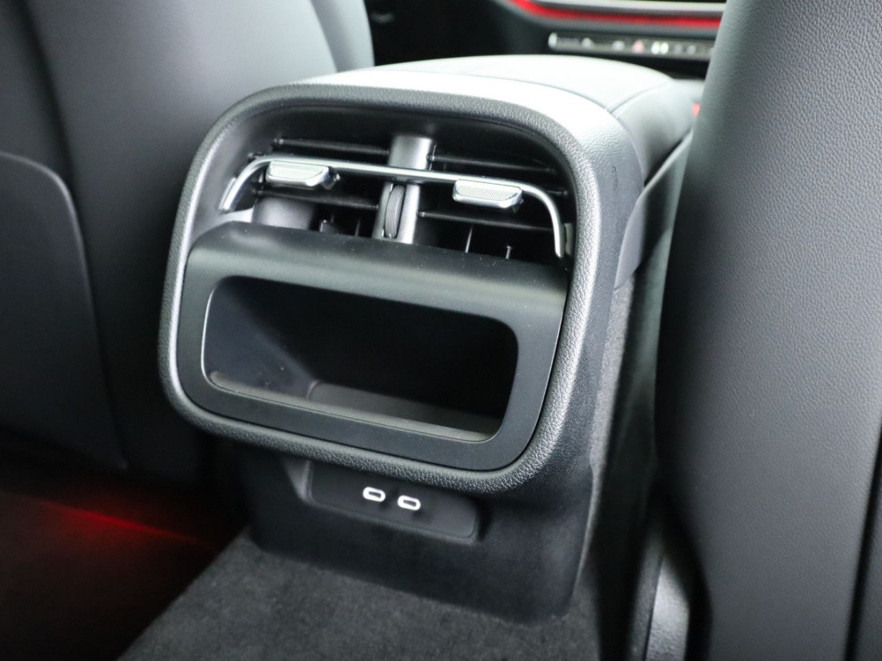 Mercedes-Benz E-Klasse – Bild 24