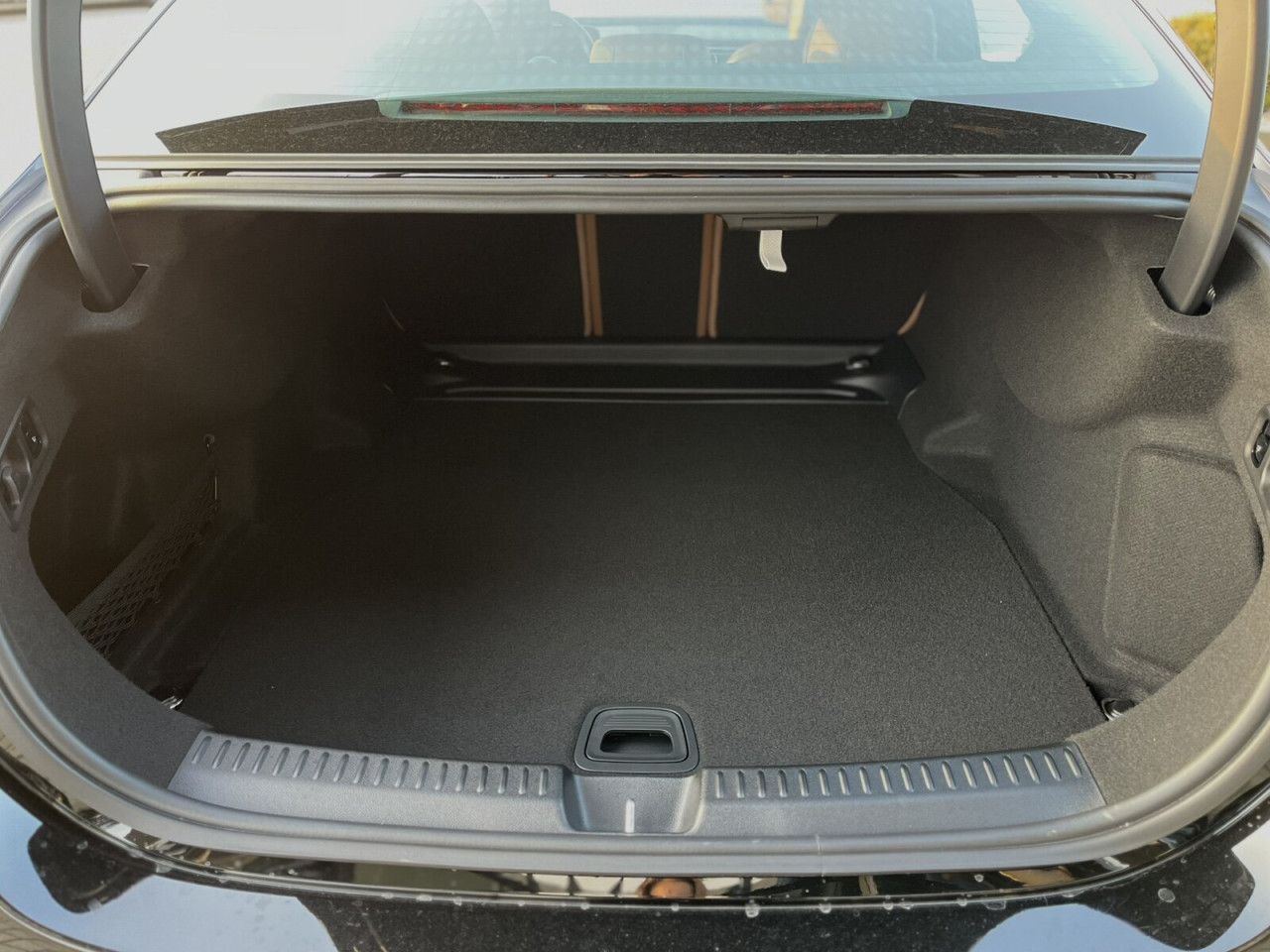 Mercedes-Benz E-Klasse – Bild 8