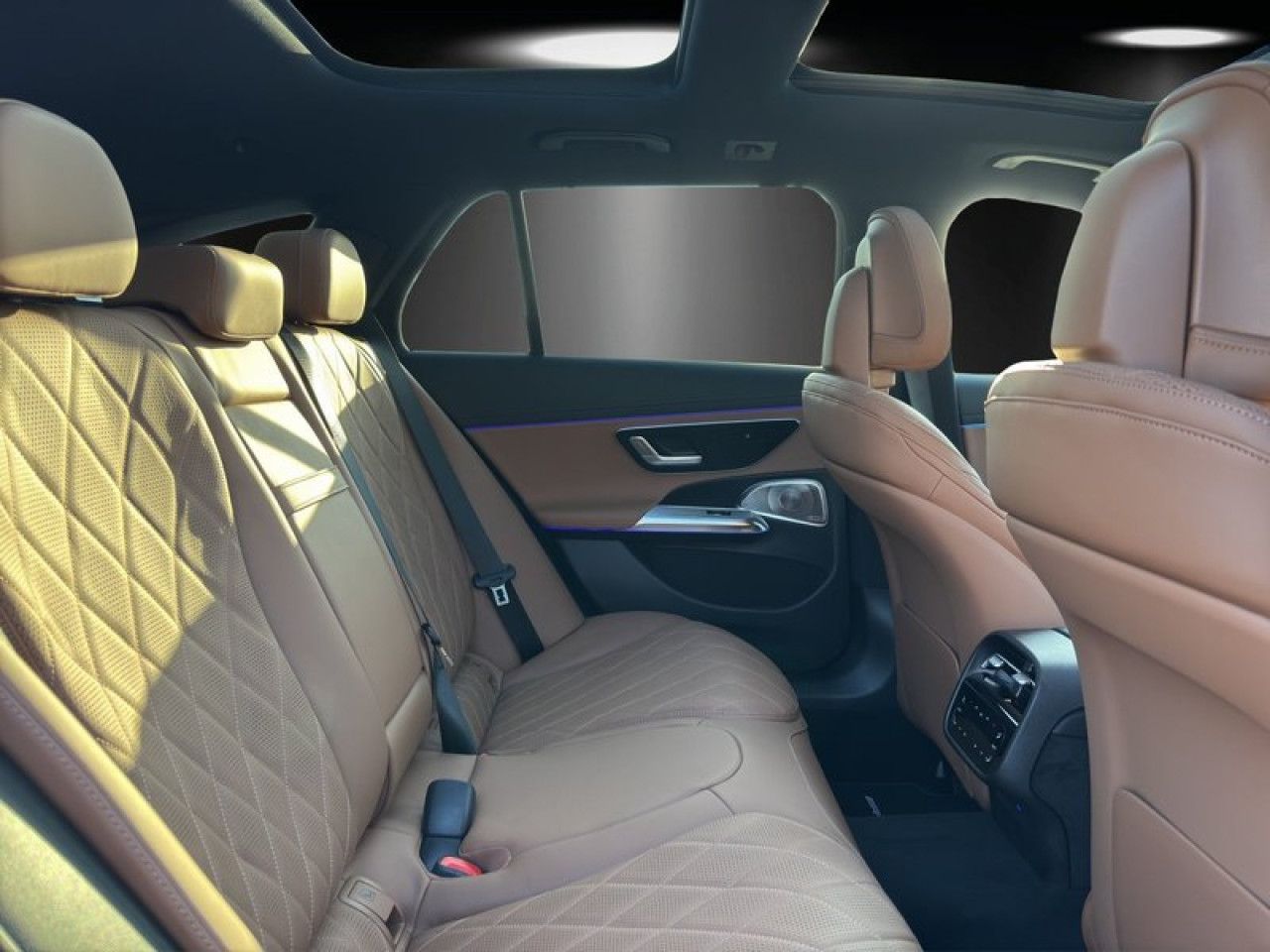 Mercedes-Benz E-Klasse – Bild 11