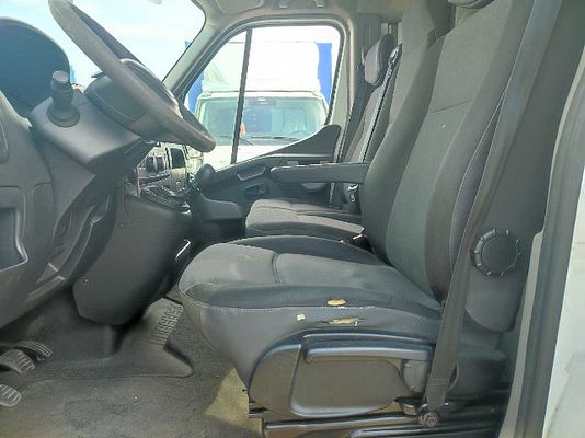 Vehicle image 9 / 9