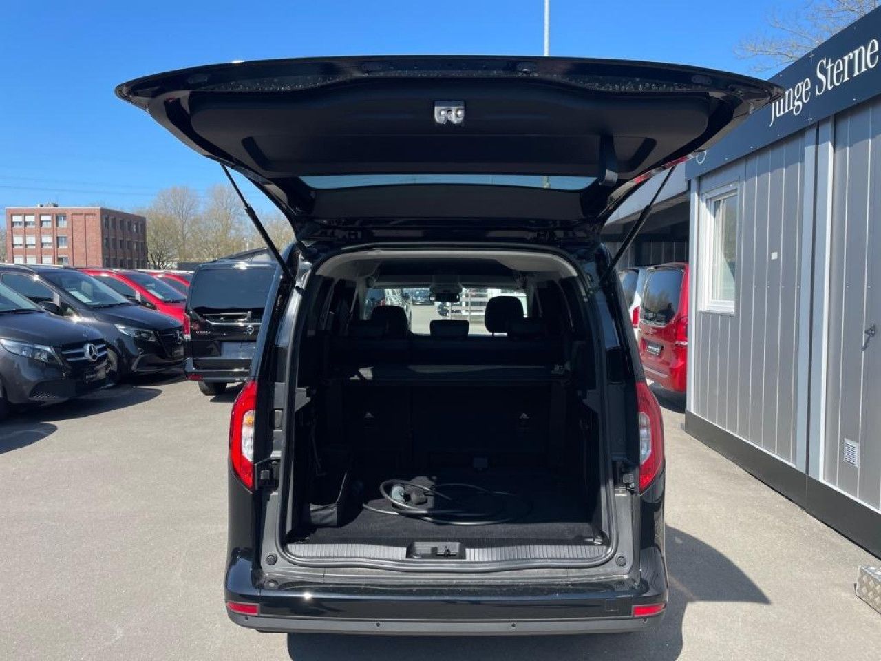 Mercedes-Benz EQT – Bild 9