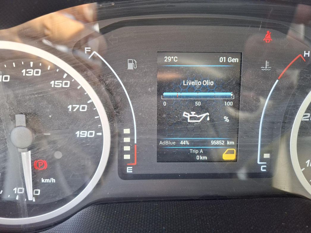 IVECO | 35C14 CABINATO CON GRU