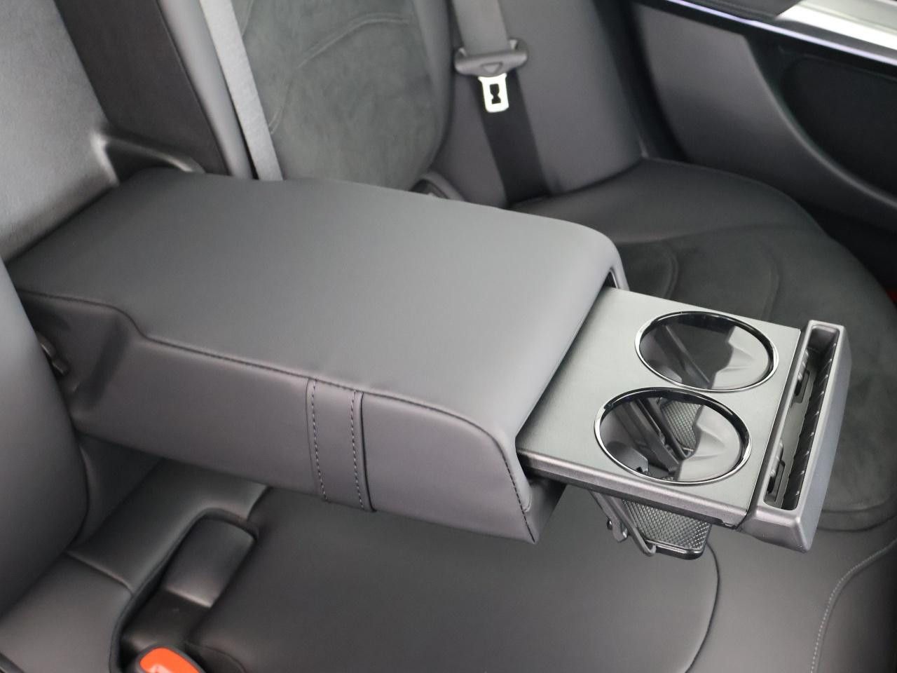 Mercedes-Benz E-Klasse – Bild 21