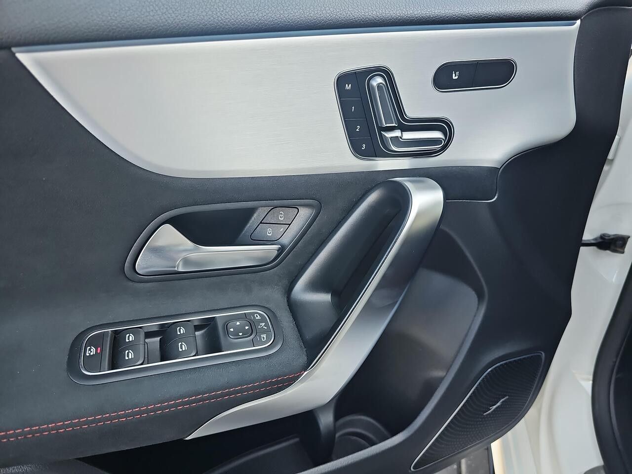 Zdjęcie pojazdu 20 / 25