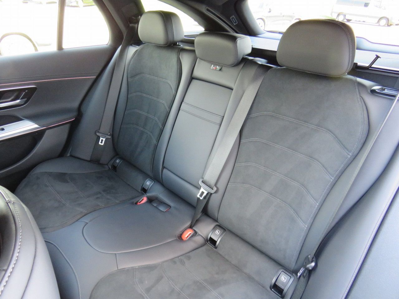 Mercedes-Benz E-Klasse – Bild 18