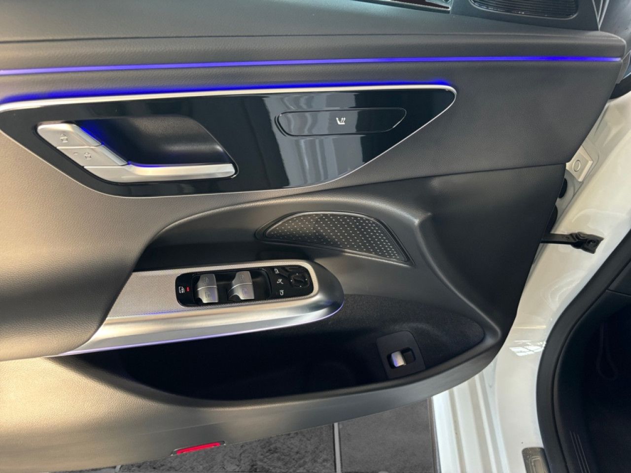 Mercedes-Benz E-Klasse – Bild 9