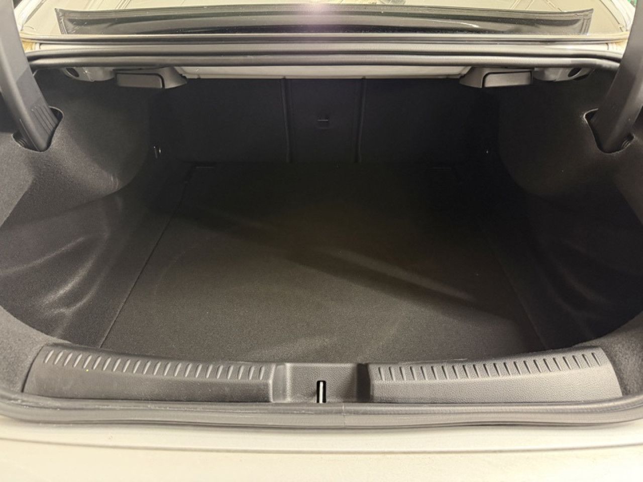 Photo du v&eacute;hicule 10 / 18