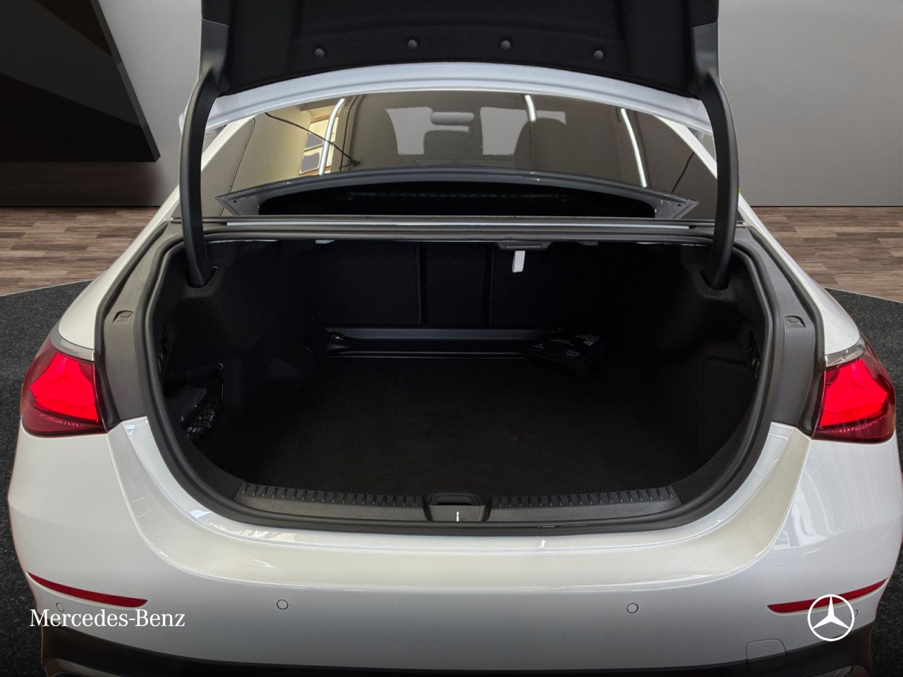 Mercedes-Benz E-Klasse – Bild 15
