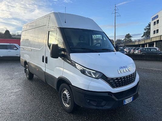 Vehicle image 2 / 14