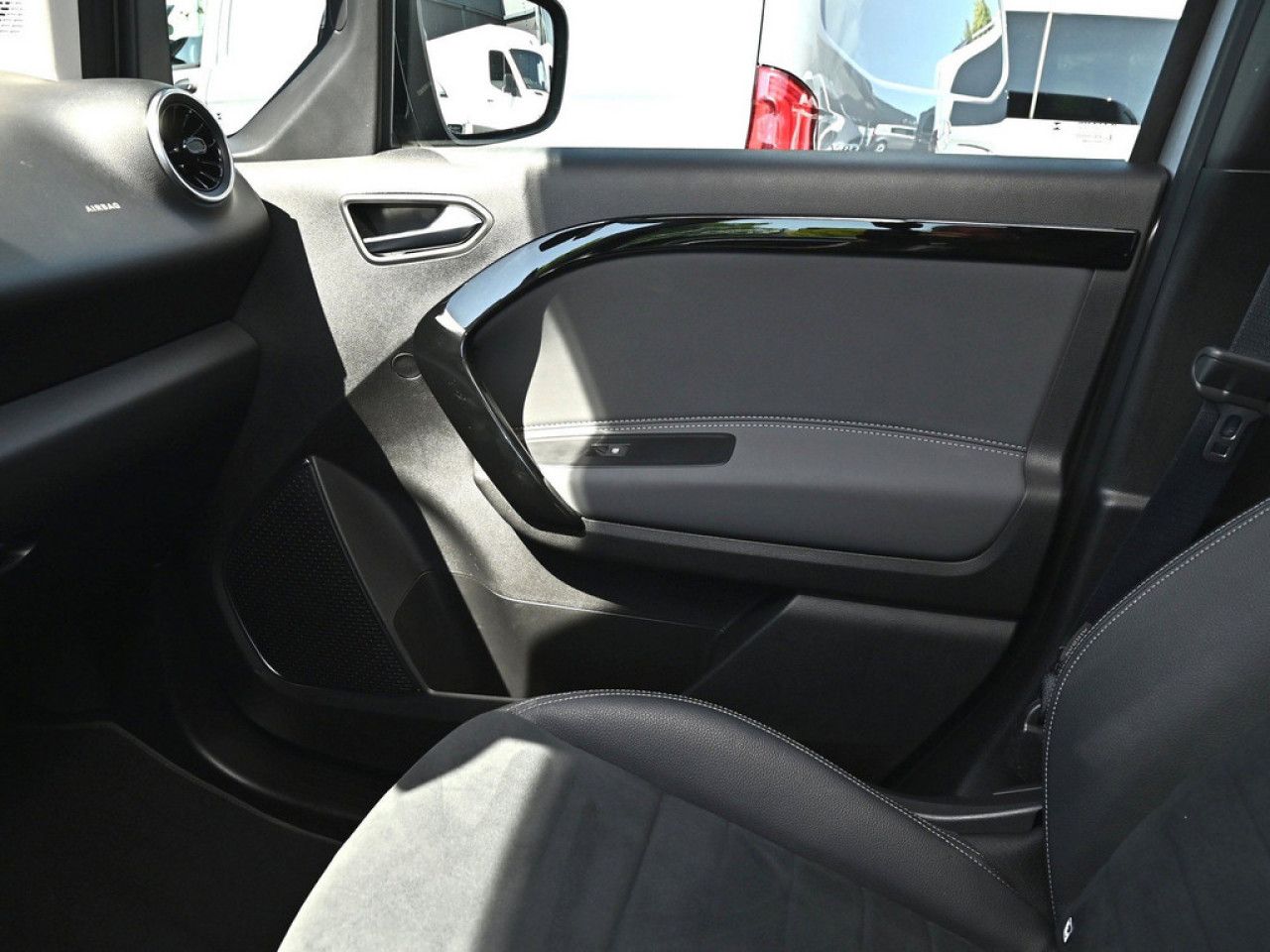 Mercedes-Benz EQT – Bild 16