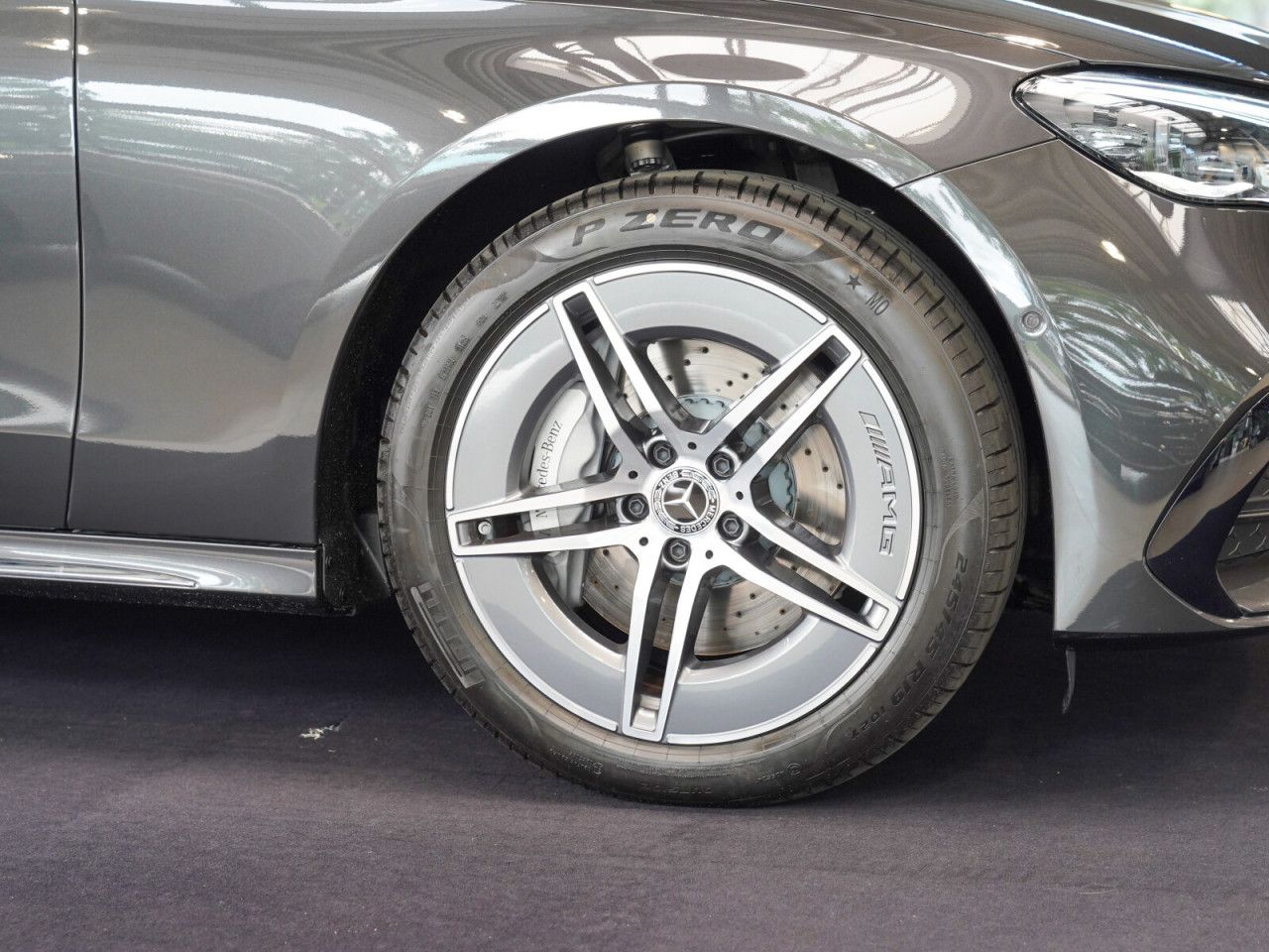 Mercedes-Benz E-Klasse – Bild 2