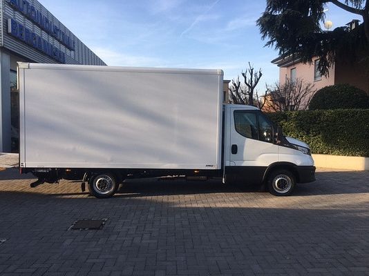 Vehicle image 3 / 10
