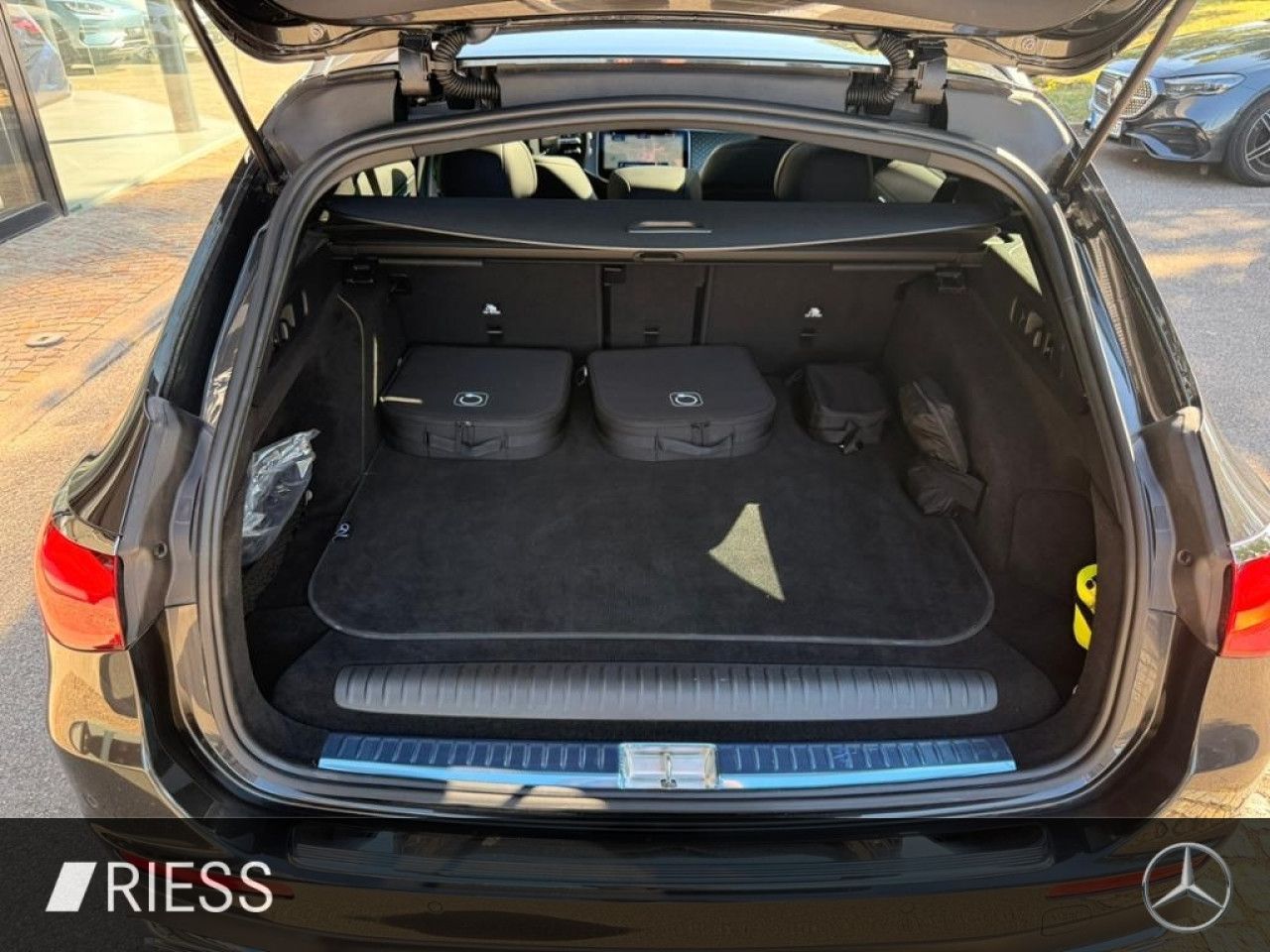 Mercedes-Benz E-Klasse – Bild 15