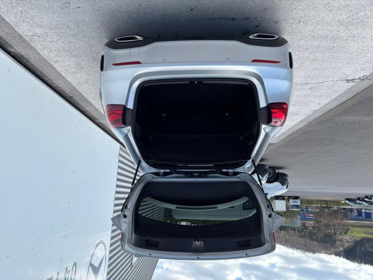 Photo du v&eacute;hicule 8 / 18