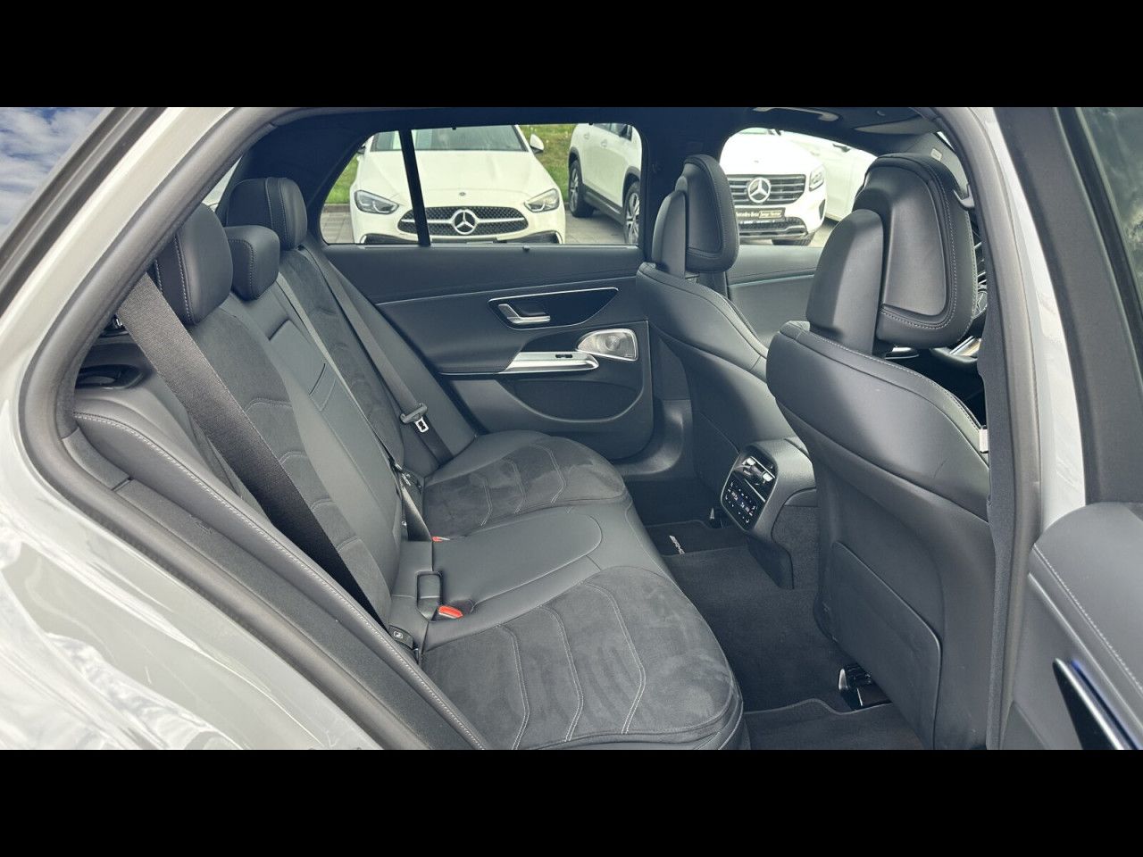 Mercedes-Benz E-Klasse – Bild 26