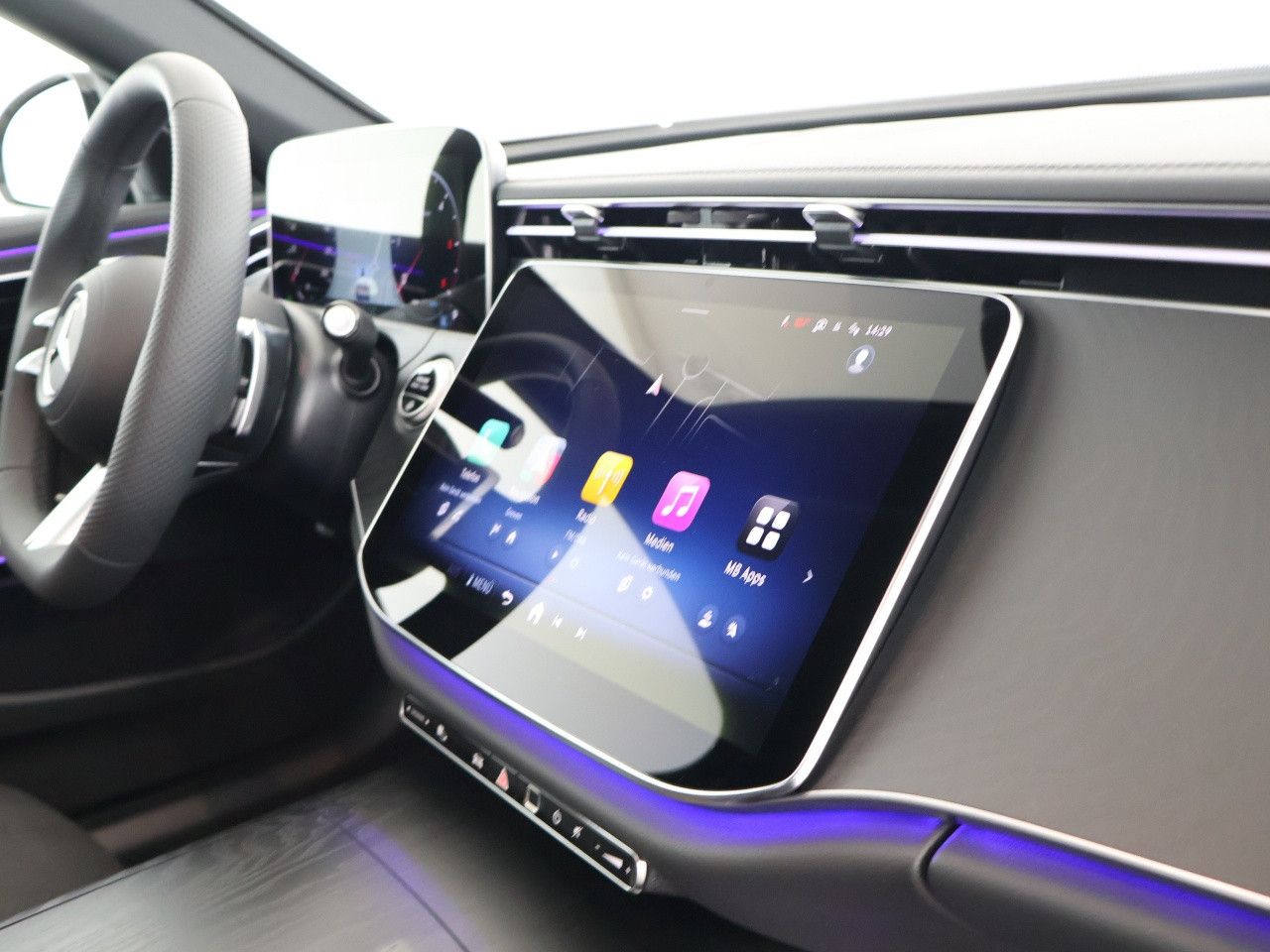 Mercedes-Benz E-Klasse – Bild 17