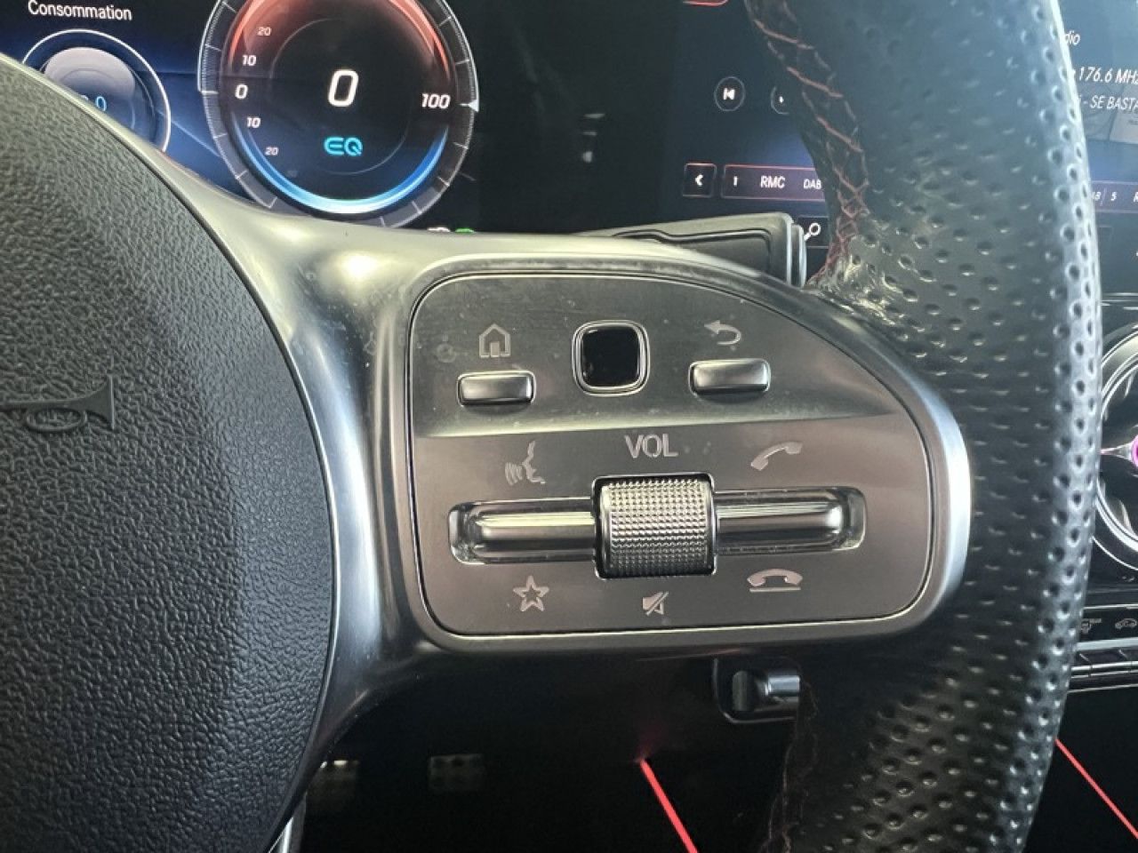 Photo du v&eacute;hicule 16 / 18