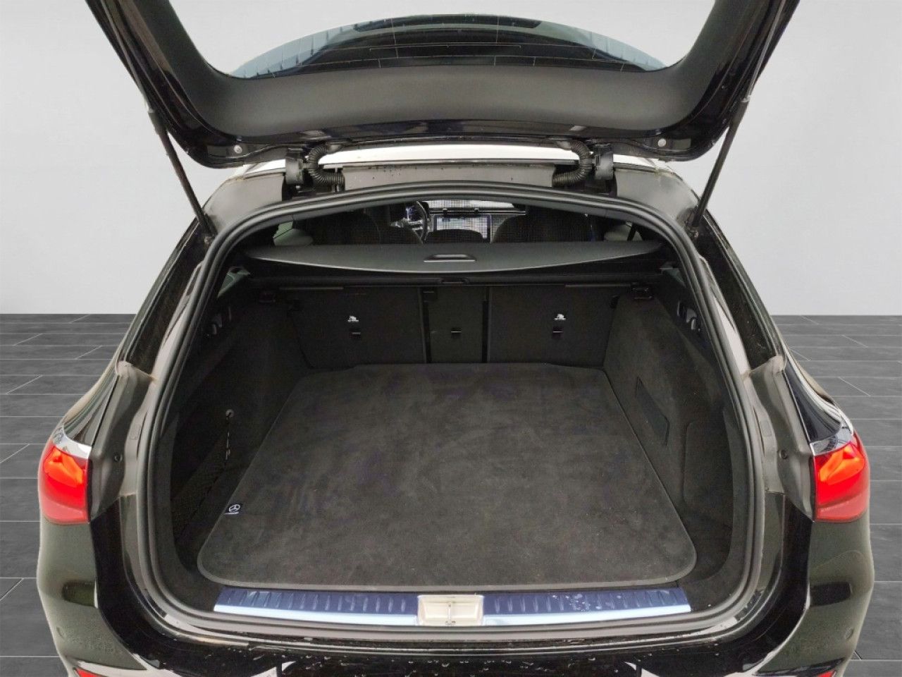 Mercedes-Benz E-Klasse – Bild 16