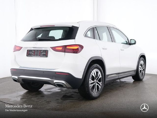 Mercedes-Benz GLA 220