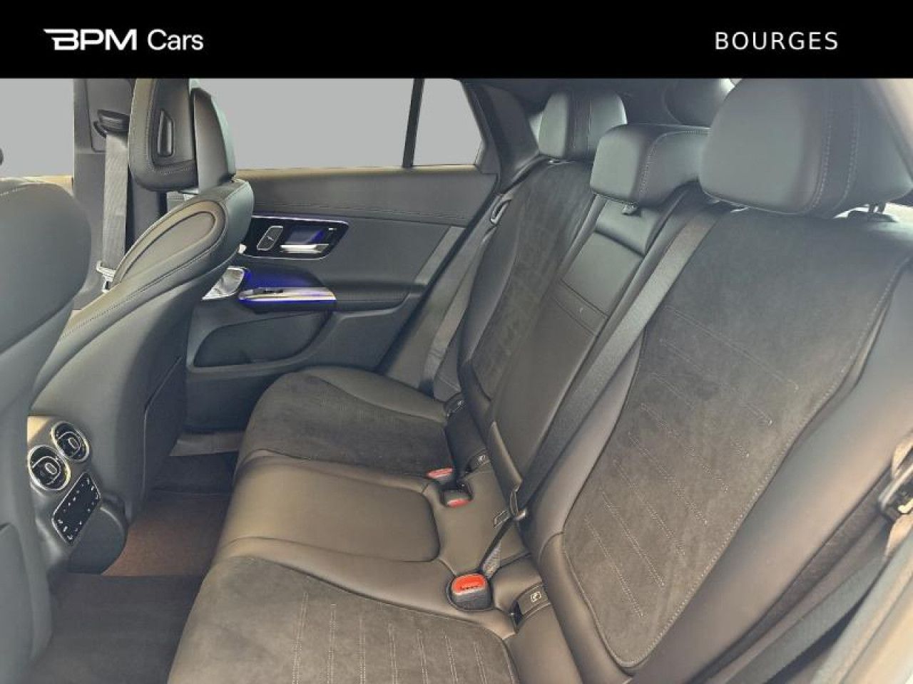 Photo du v&eacute;hicule 9 / 18