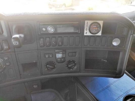 Vehicle image 9 / 11