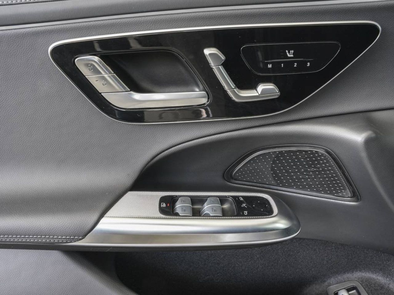 Mercedes-Benz E-Klasse – Bild 8