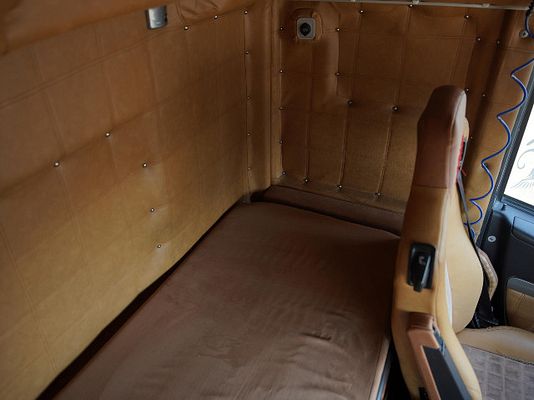 Vehicle image 11 / 14