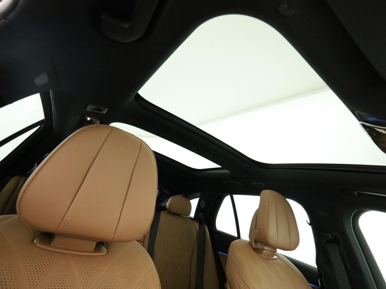 Mercedes-Benz E-Klasse – Bild 21