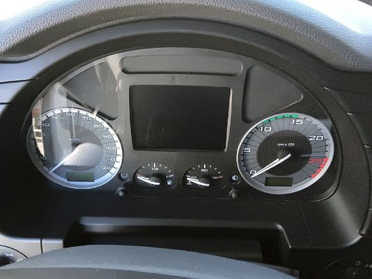 Vehicle image 11 / 17