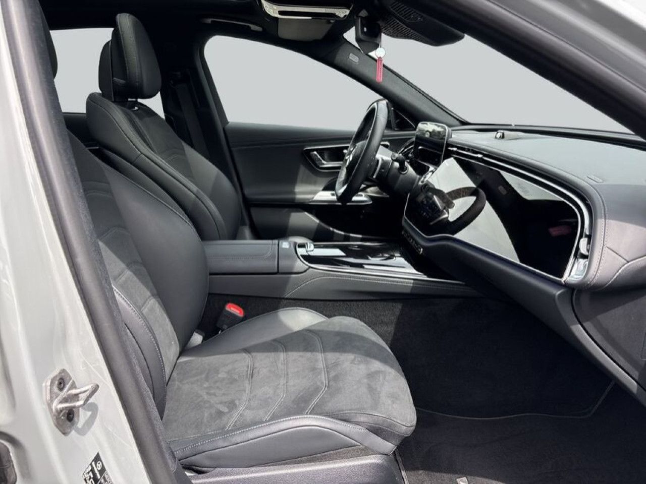 Mercedes-Benz E-Klasse – Bild 12