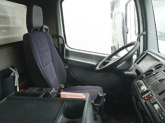 Vehicle image 5 / 5