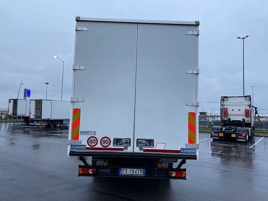Vehicle image 13 / 14