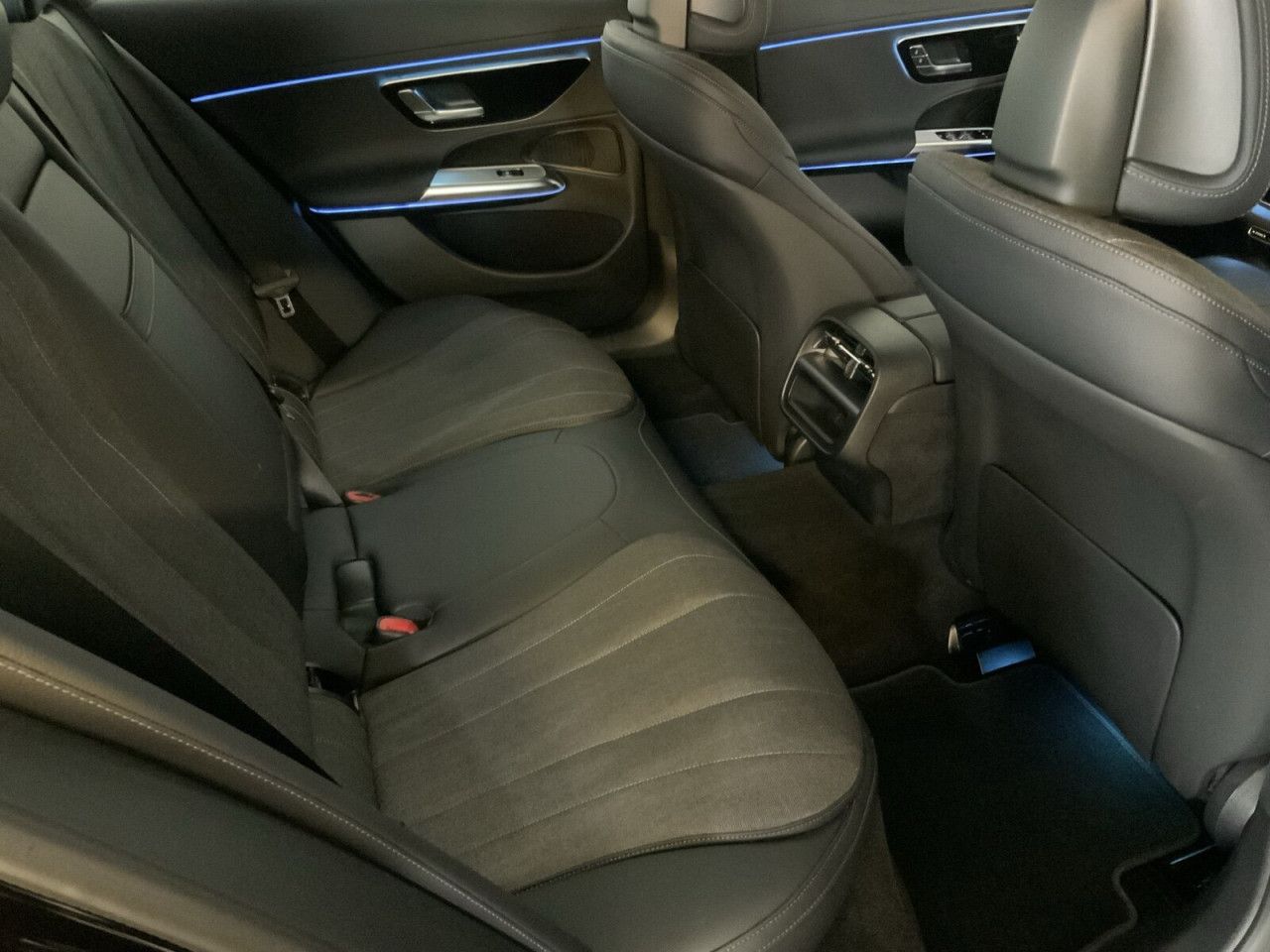 Mercedes-Benz E-Klasse – Bild 15