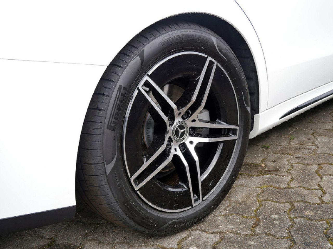 Mercedes-Benz E-Klasse – Bild 10