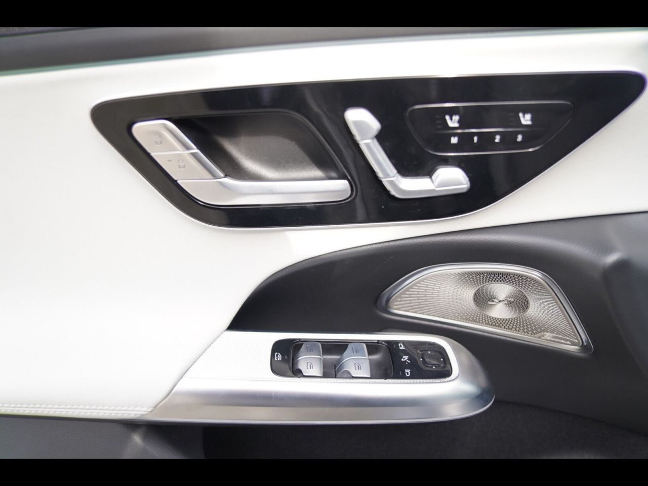 Mercedes-Benz E-Klasse – Bild 17