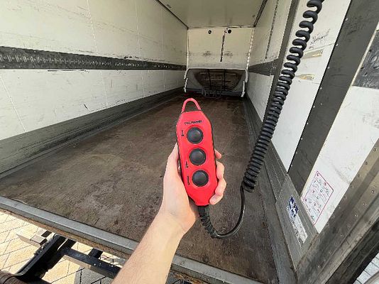 Vehicle image 6 / 15