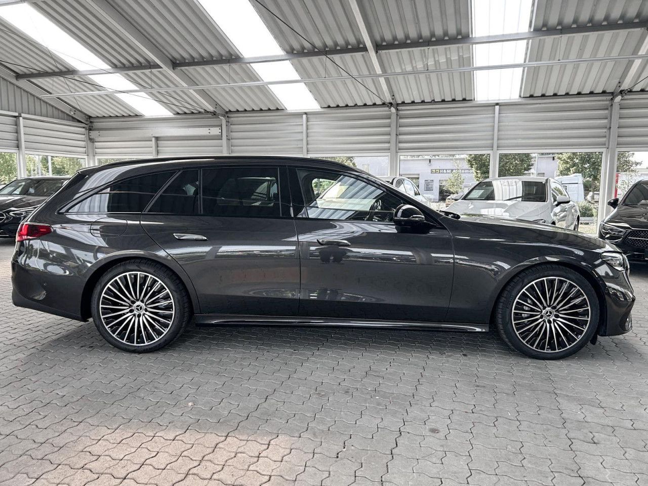 Mercedes-Benz E-Klasse – Bild 8