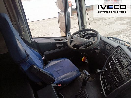 Vehicle image 5 / 6