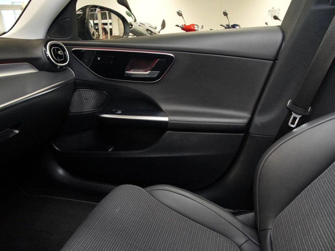 Mercedes-Benz C-Klasse – Bild 16