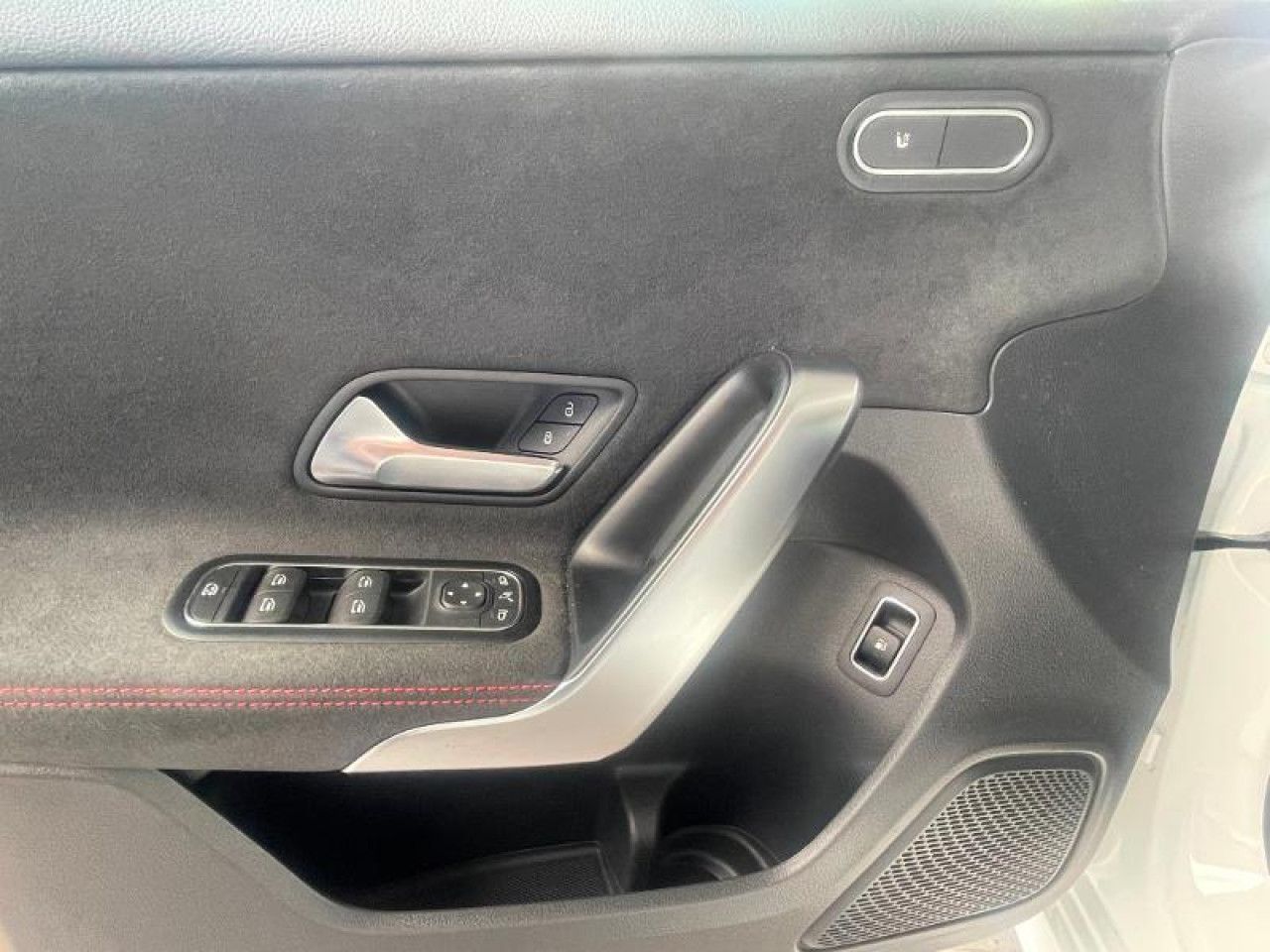 Photo du v&eacute;hicule 14 / 18