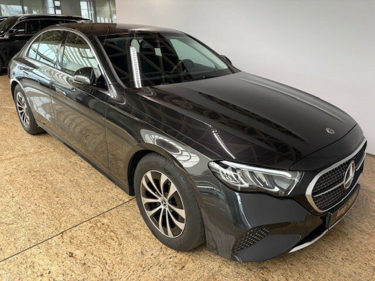Mercedes-Benz E-Klasse – Bild 6