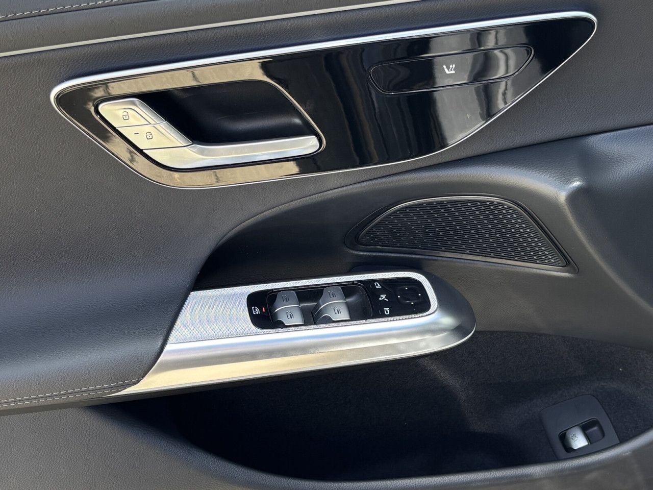 Mercedes-Benz E-Klasse – Bild 12